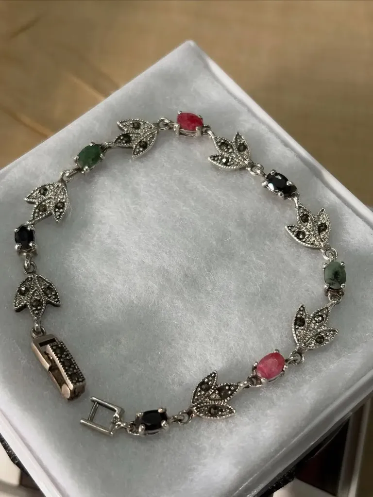 leaf motifs,red/green/black stones