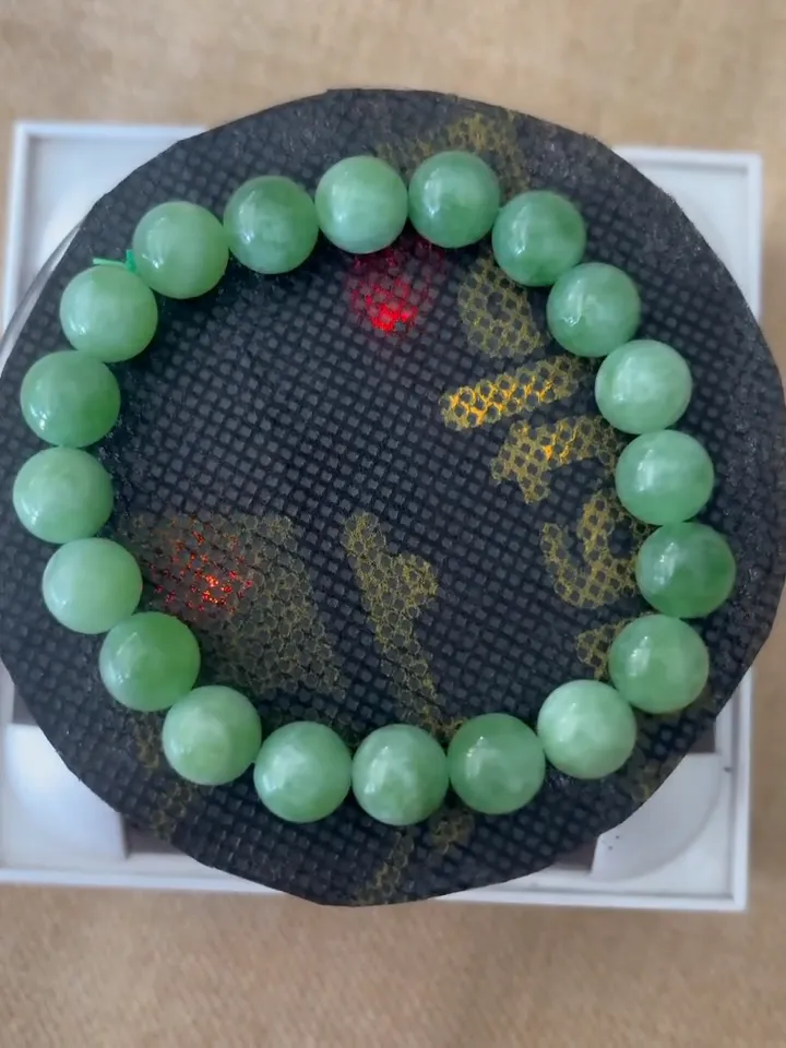 Jade Green Bead Bracelet